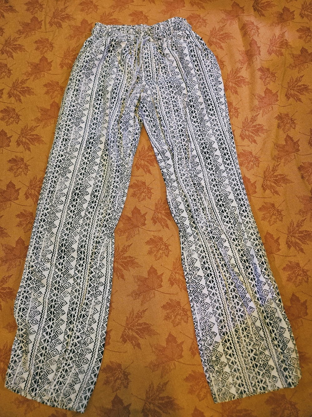 Black & White Geometric Print Lounge Linen Pants